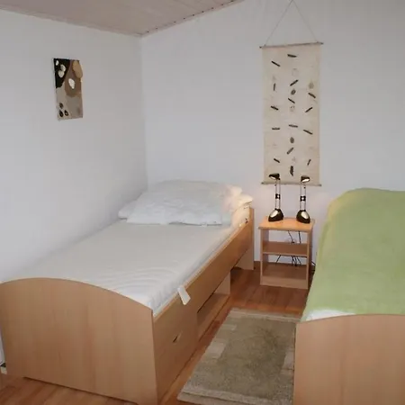 Thiess - Abc402 Nyaraló *