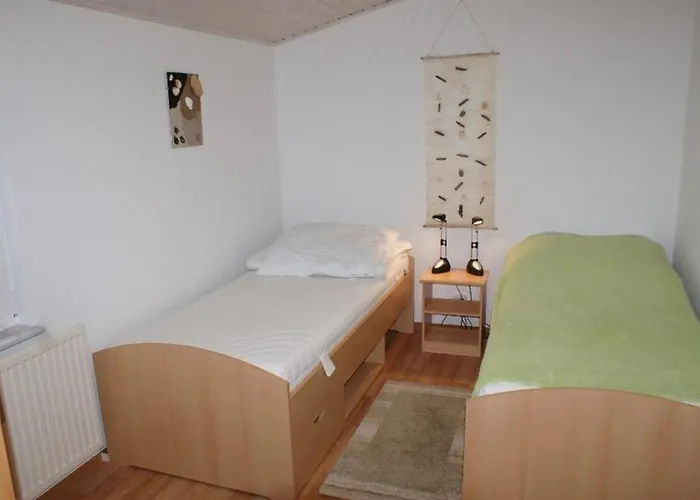 Thiess - Abc402 Nyaraló *